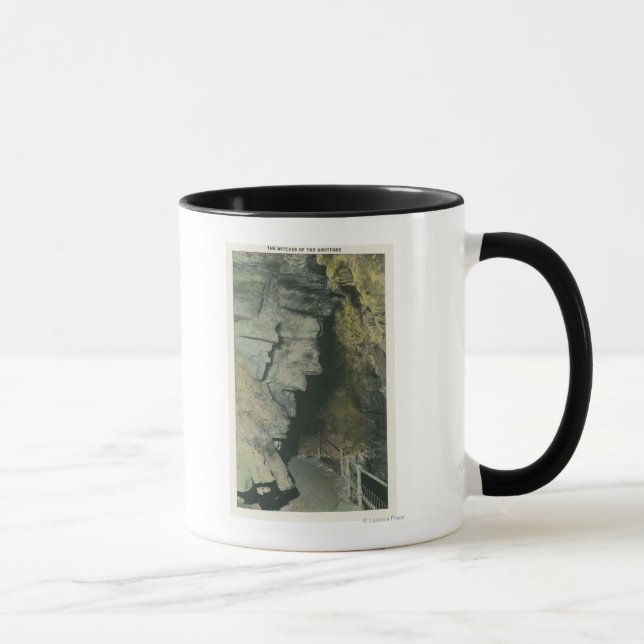 Vy över fönstren i Grottoes Mugg (Höger)