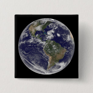 Vy över fullt och fyra stormsystem knapp