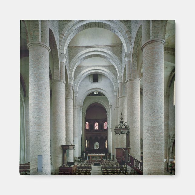 Vy över naven, tittar mot altaret magnet (Framsidan)