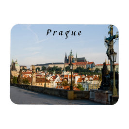 Vy över slottet från Karlsbron i Prag Magnet