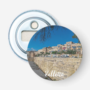 Vy över stadsmur och hamn i Valletta Flasköppnare