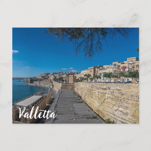 Vy över stadsmur och hamn i Valletta Vykort (Framsida)
