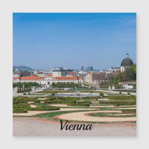 Vy över trädgårdar nära Nevedere palace Magnet
