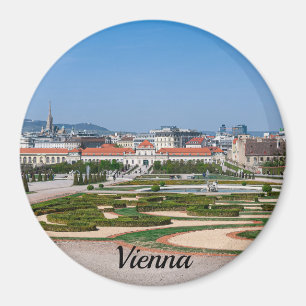 Vy över trädgårdar nära Nevedere palace Magnet