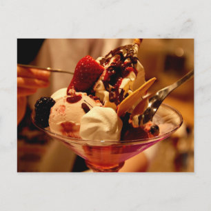 vykort för ’Delicious Ice Cream Sundae’