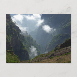 Vykort med moln och berg