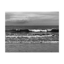 Vykort med svartvit bild av havet