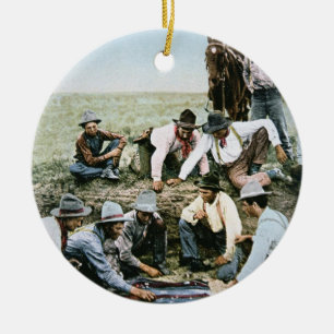 Vykort som visar cowboys som spelar skytteskitar julgransprydnad keramik