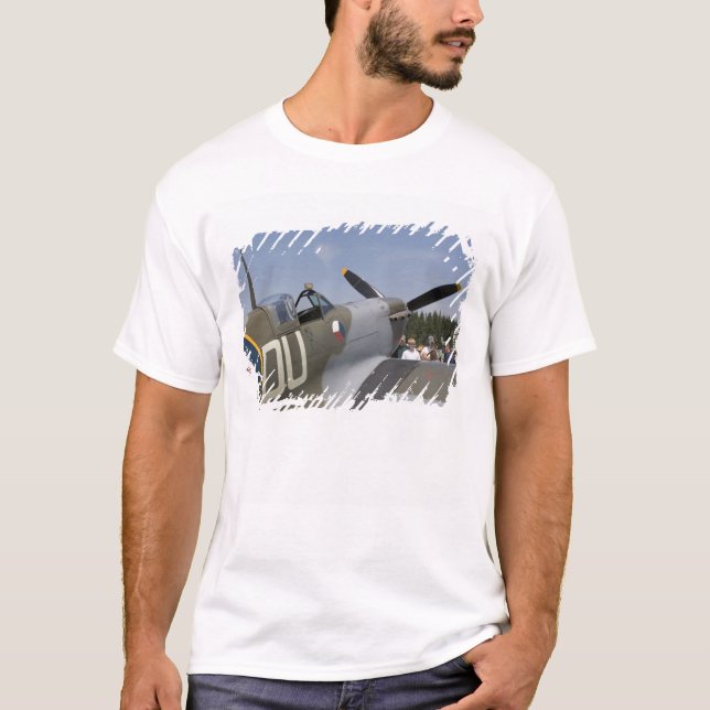 WA, Arlington, Arlington Fly-in, andra världskrige T Shirt (Framsida)