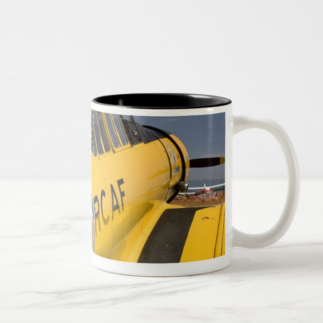 WA, Arlington, Arlington Fly-in, andra världskrige Två-Tonad Mugg (Höger)