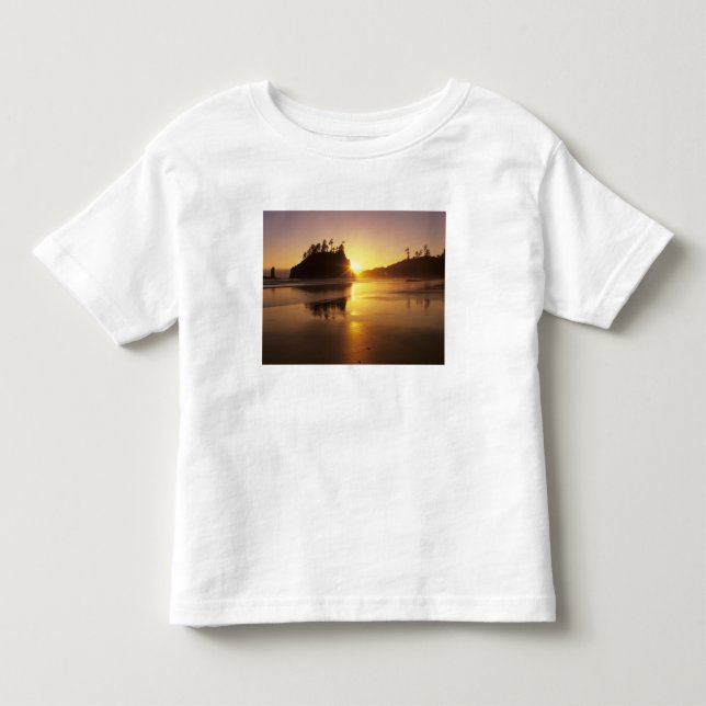 WA, Olympic NP, Second Beach vid solnedgång Tee Shirt (Framsida)
