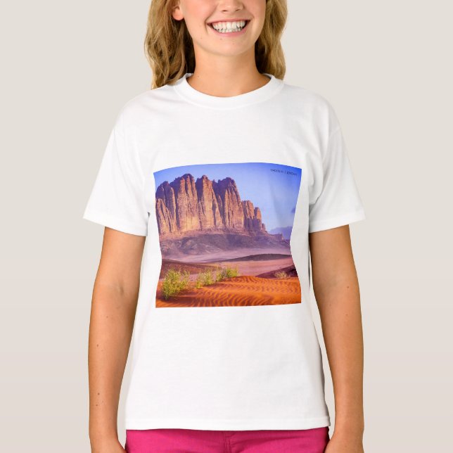 Wadi Rum desert in Jordan, Holiday  T Shirt (Framsida)