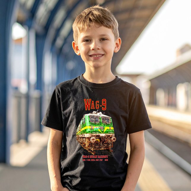 WAG-9-lok. Indian Railways tåg T Shirt (WAG-9 Locomotive. Indian Railways freight train. Boy Basic T-Shirt)