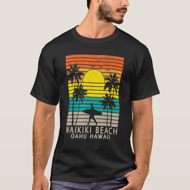 Waikiki Beach Oahu Hawaii Surfer Palm Tree Surfing T Shirt (Framsida)