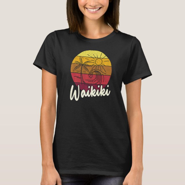 Waikiki Beach Surfing Clothing for Surfa Surfer T Shirt (Framsida)