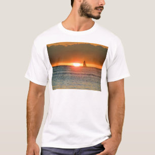 Waikiki solnedgång med segelbåtsilhouetten, Hawaii Tee Shirt