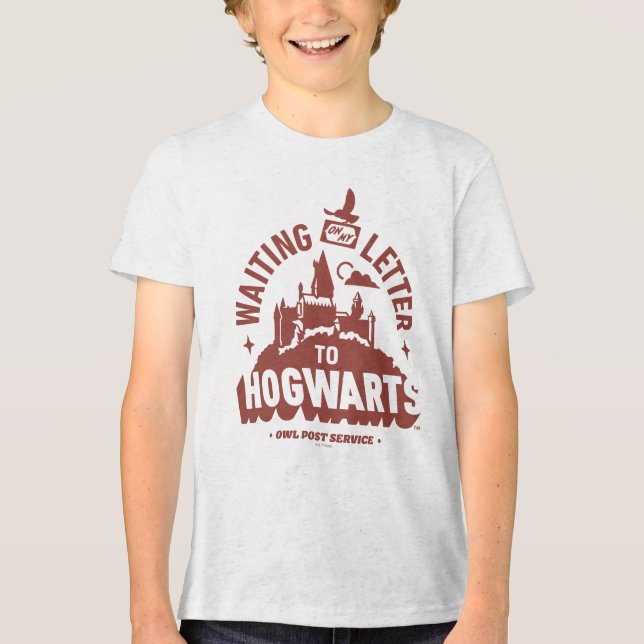 Waiting for my Letter to HOGWARTS™ T Shirt (Framsida)