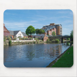 Wakefield Canal Side: Historisk Pub och Lägenheter Musmatta