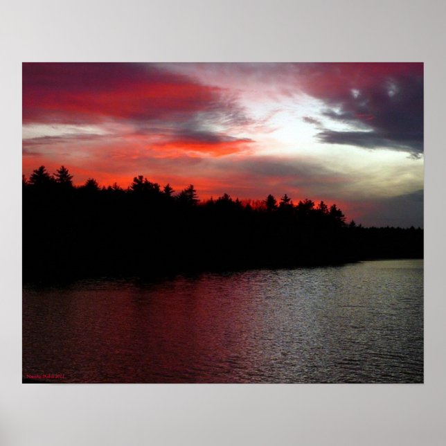 Walden Pond Poster - Deep Red Clouds (Framsidan)