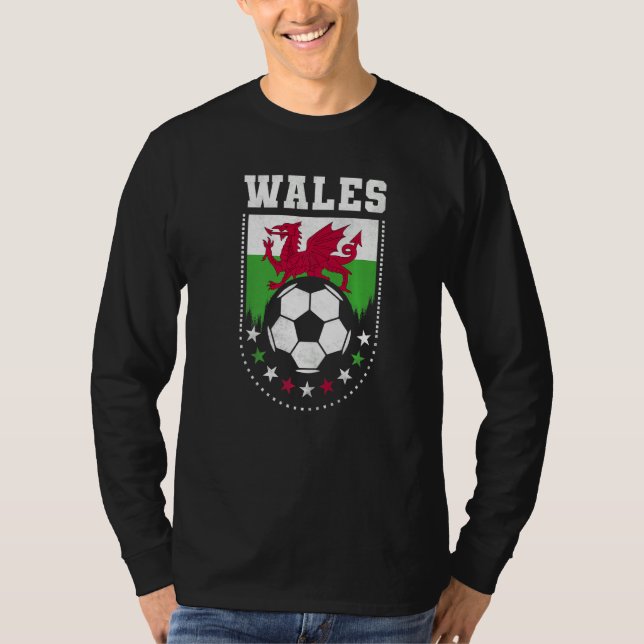 Wales Flag Soccer Fan   T Shirt (Framsida)