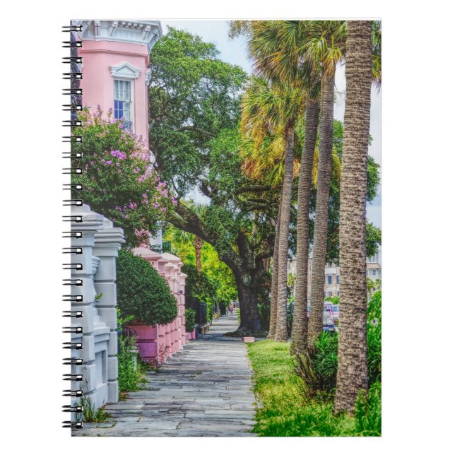 Walk Along Rainbow Row Anteckningsbok (Framsidan)