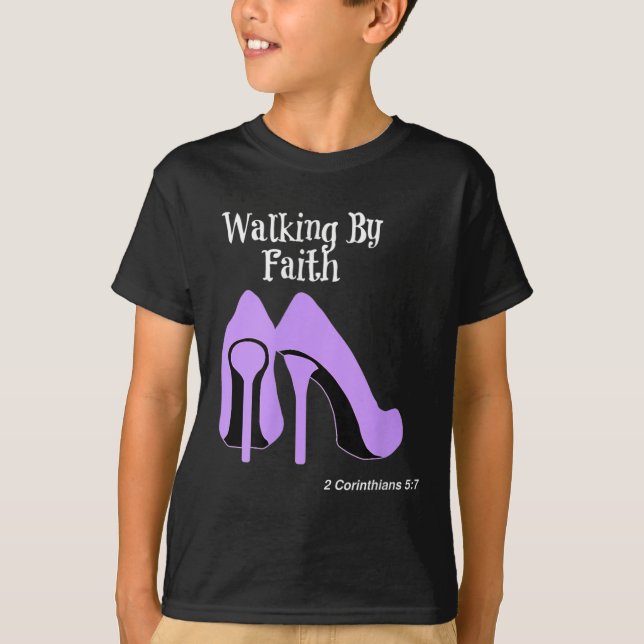 Walk By Faith Graphic Christian Design With Purple T Shirt (Framsida)