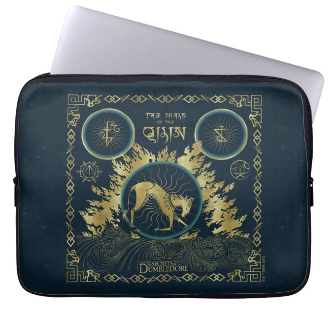 Walk of the Qilin Golden Vatten Tapestry Laptop Fodral (Framsidan)