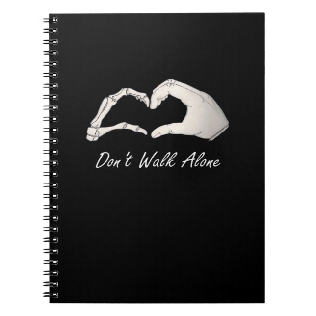 Walk - White Classic - Skeleton Händer Hearts Anteckningsbok (Framsidan)