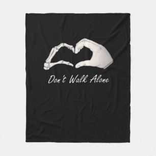 Walk - White Classic - Skeleton Händer Hearts Fleecefilt