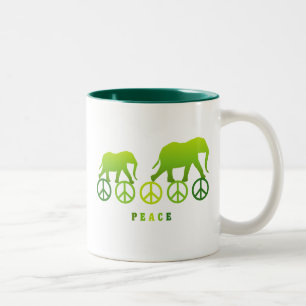 Walking Elephants in Peace Två-Tonad Mugg