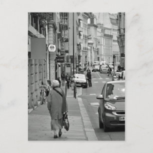 Walking i Paris Vykort