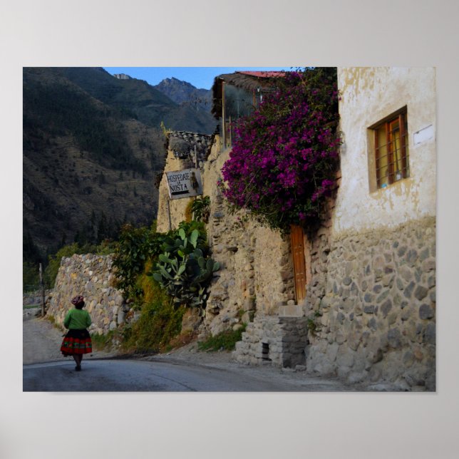 Walking in Ollantaytambo, Peru Poster (Framsidan)