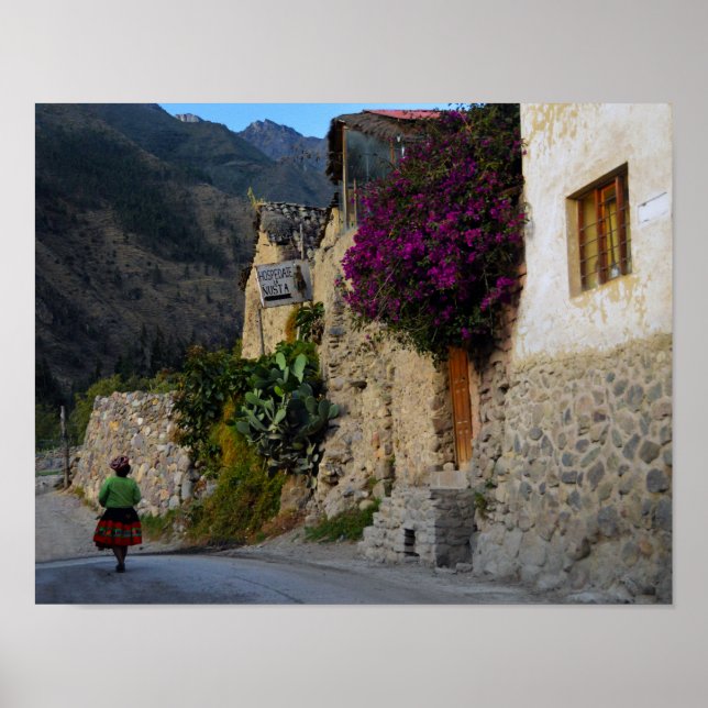 Walking in Ollantaytambo, Peru Poster (Framsidan)