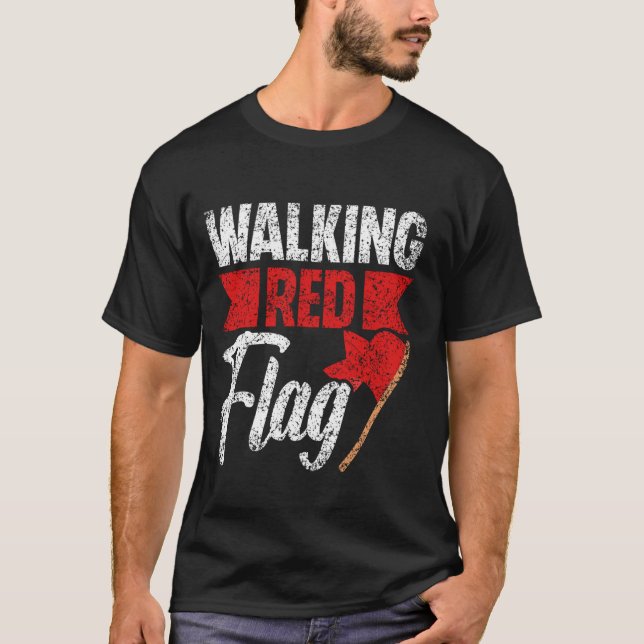 Walking Red Flagga Funny Meme Joke Red Flaggor Red T Shirt (Framsida)