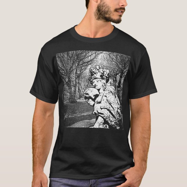 Walküre - Skulptur mit Baum-Arkade T Shirt (Framsida)