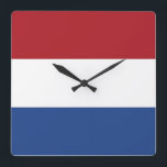Wall Clock med Flagga Nederländerna Fyrkantig Klocka<br><div class="desc">Fantastisk patriotisk väggklocka med Flagga av Nederländerna. Den här produkten har sitt anpassade.</div>
