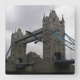 Wall Clock med Torn-bron över Thames River Fyrkantig Klocka