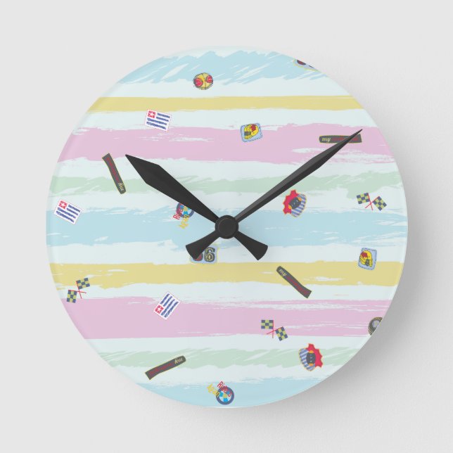 Wall Clock – Sports & Stripes Pastel Racing Design Rund Klocka (Framsida)