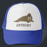 Walrus Graphic Realistic Stil Illustration Keps<br><div class="desc">Skapa perfektens personlig för någon som går runt i kärlek och andra arktiska djur. Baskulans eller lastbilschaufförns hatt har en realistisk illustration av en valross i brunt stil med en punkt under vilken en namn läggs till i mörkens bruna text.</div>