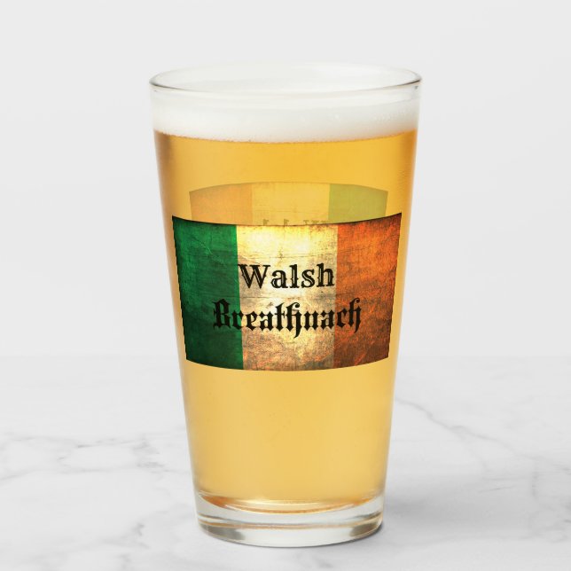 Walsh Surname på Irish Flagga Glaskopp (Framsida fylld)