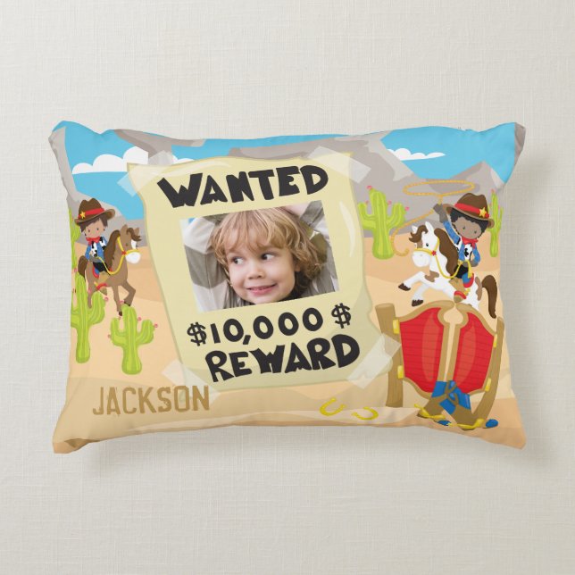 Wanted Cowboy med Photo and Namn, Little Boy Prydnadskudde (Framsidan)