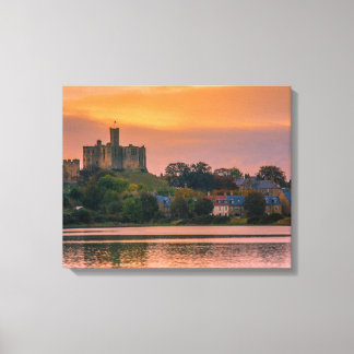 Warkworth Village and Castle vid sunset Canvastryck