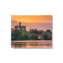 Warkworth Village and Castle vid sunset