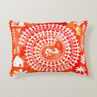 Warli-lackering - hand plockade traditionellt sett prydnadskudde