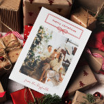 Warm Red White Söt Bow Photo God jul Julkort<br><div class="desc">Rött och vitt julkort med en handdragen buggad ram,  din familj namn i ett namnteckning skript och ditt familjefoto. Vit och röd julkort-personlig med ditt familjefoto. Rent,  modernt,  minimalistiskt julkort i rött och vitt.</div>