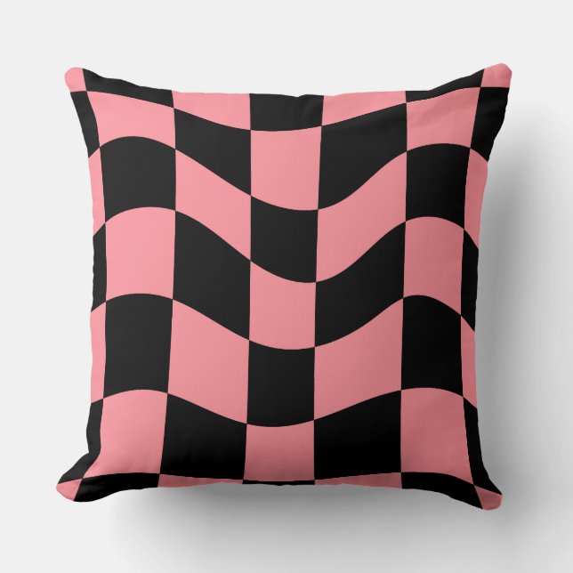 Warped Checkerboard Throw Pillow-Trippy Pink Retro Kudde (Framsida)
