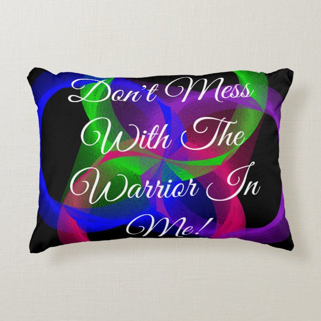 Warrior in Me Geometric accent Pillow Prydnadskudde (Framsidan)