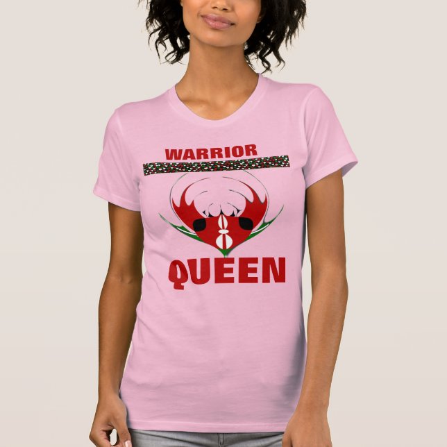 Warrior Queen: Firande av Kenyan Womanown T Shirt (Framsida)