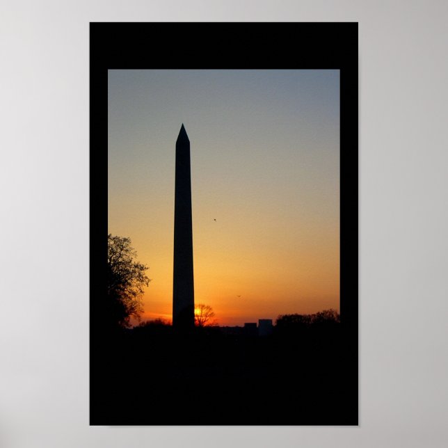 Washington Monument i Dusk Poster (Framsidan)