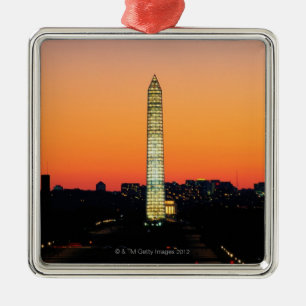 Washington monument under återställande på julgransprydnad metall
